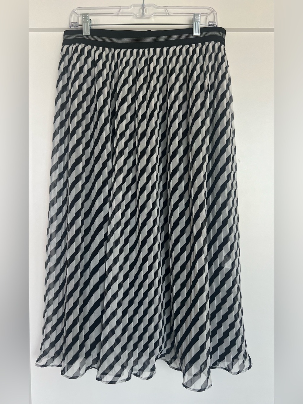 Saint + Sofia Aria Pleated Midi Skirt Black & White Zigzag Print Size 10